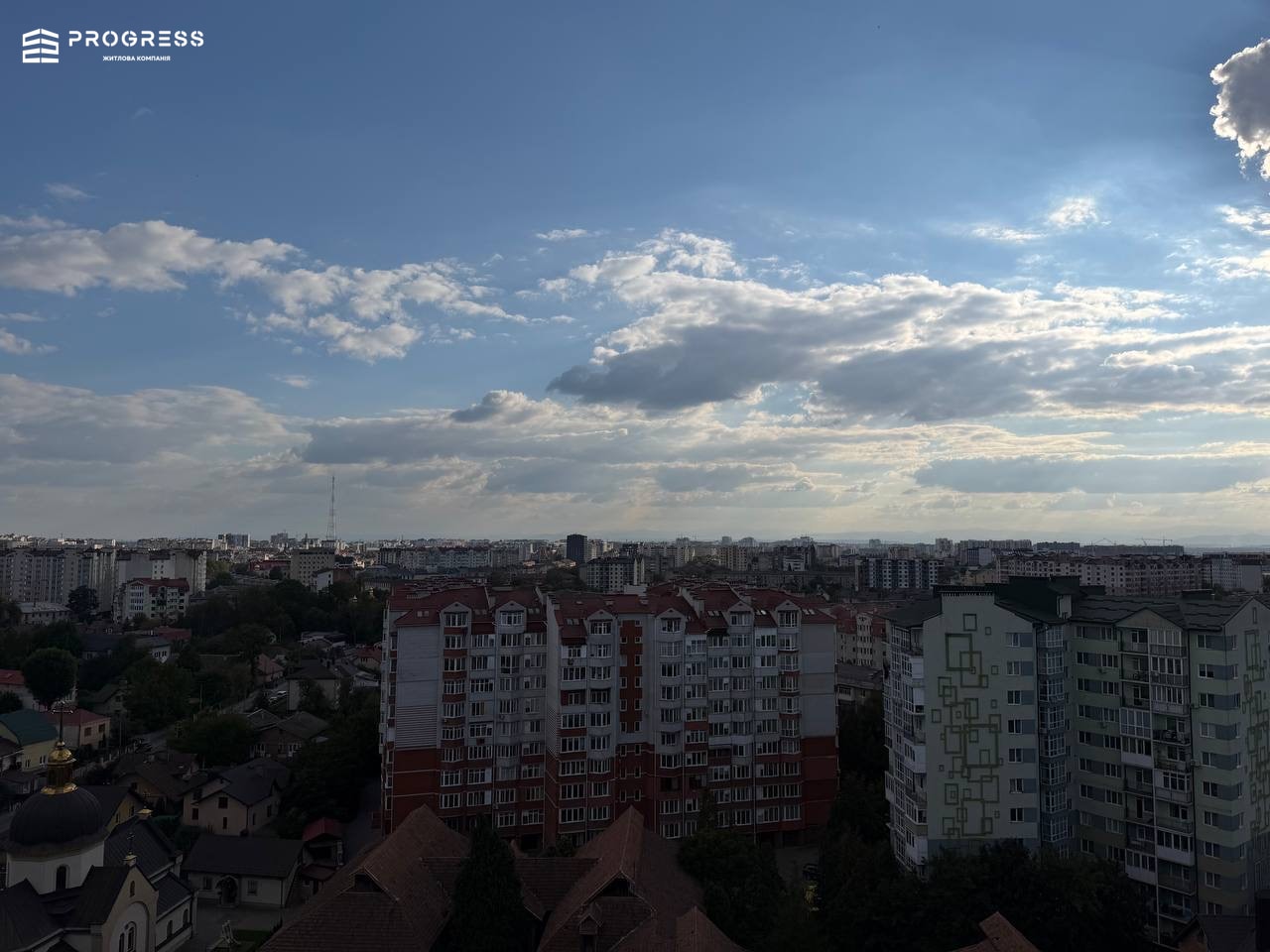 Двоповерхова квартира з терасою у самому серці міста! - 28