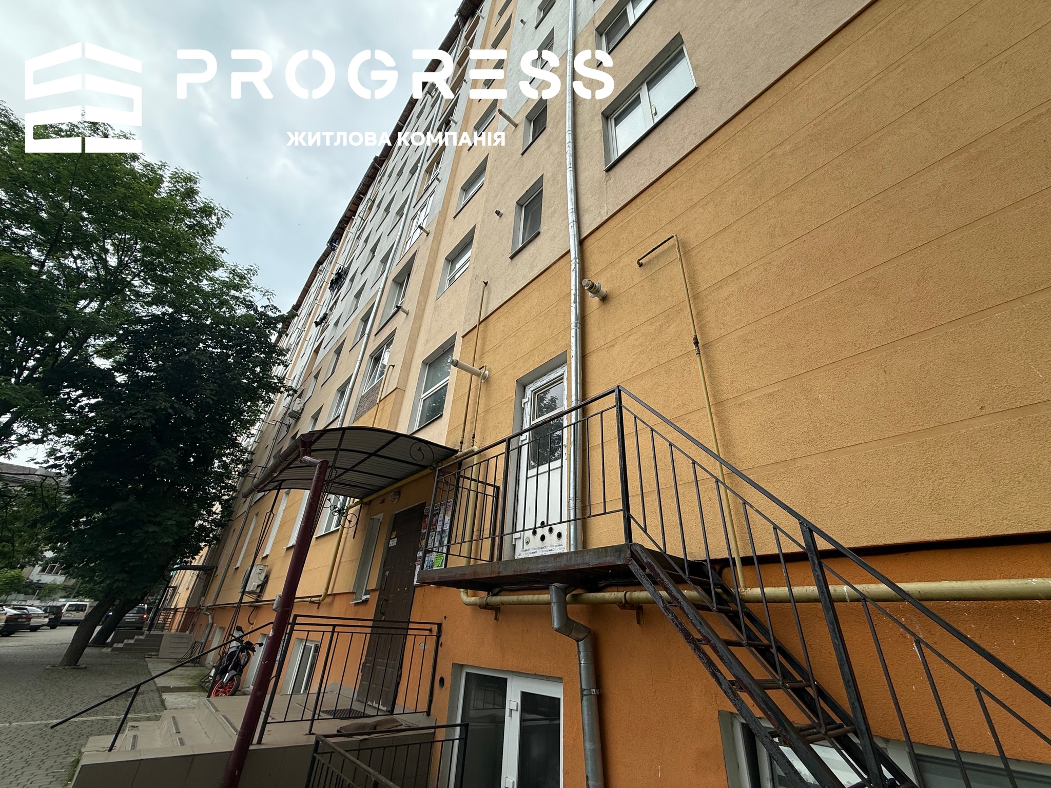 Продаж 4-кімнатної квартири вул. Сахарова Центр - 28