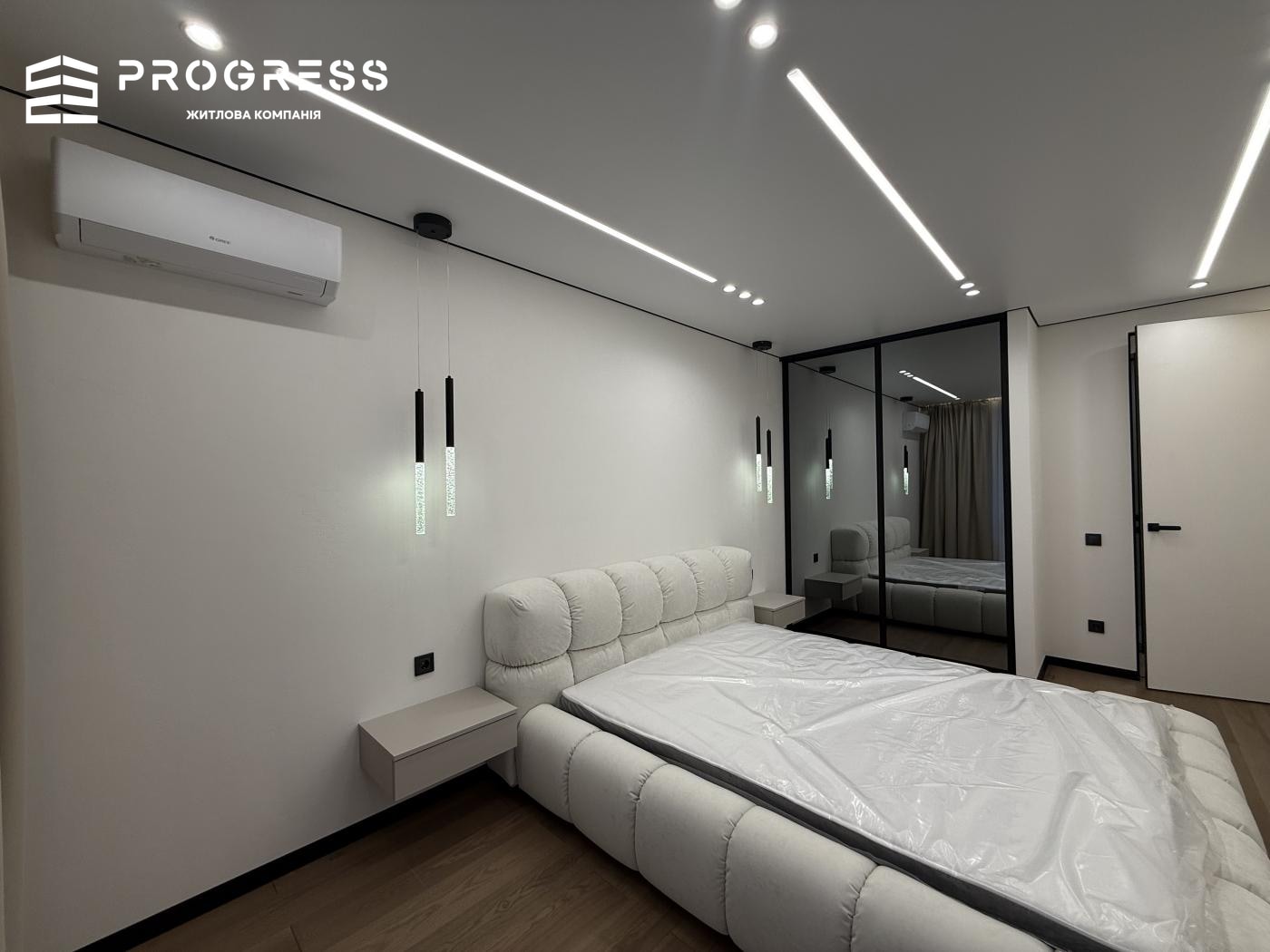 Sale of a 3-room apartment in the RC "Manhattan Up" with a pool on the roof - 2