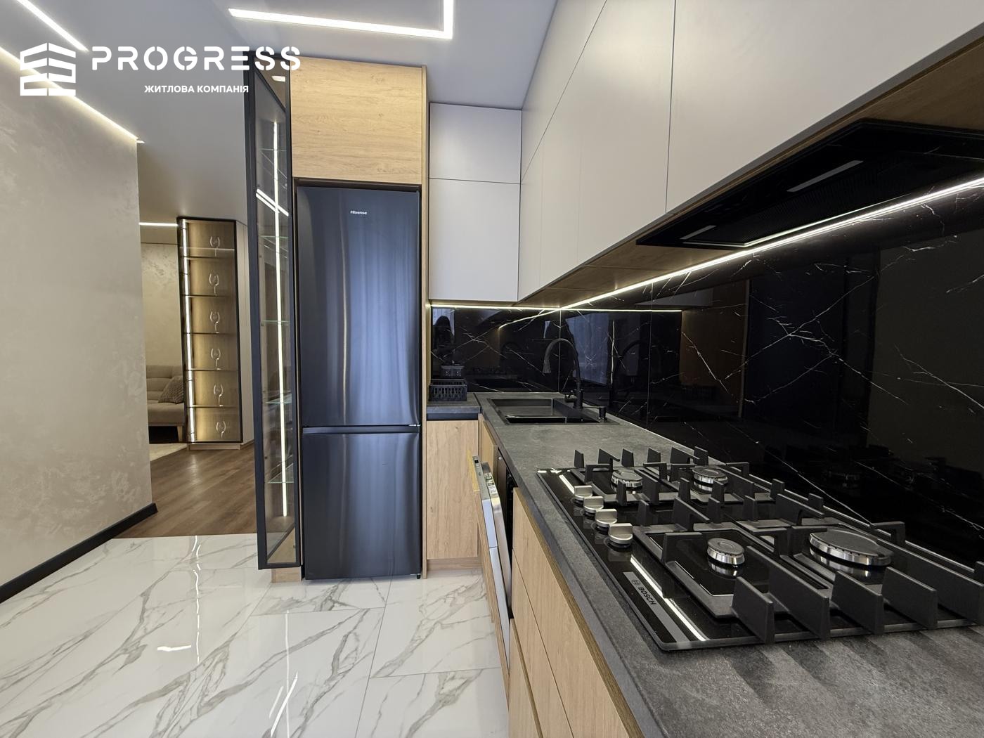 Sale of a 1.5-room apartment in the Knyahynyn residential complex with a view of the Alley. City center - 4