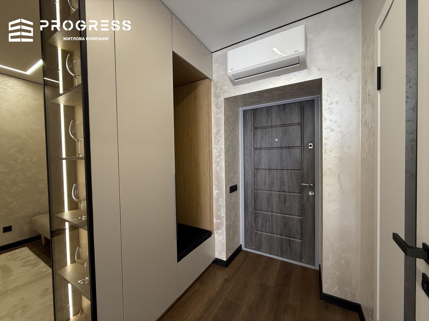 Sale of a 1.5-room apartment in the Knyahynyn residential complex with a view of the Alley. City center - 12
