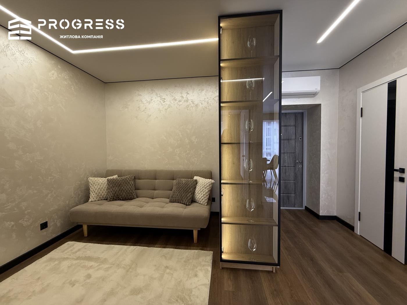 Sale of a 1.5-room apartment in the Knyahynyn residential complex with a view of the Alley. City center - 8