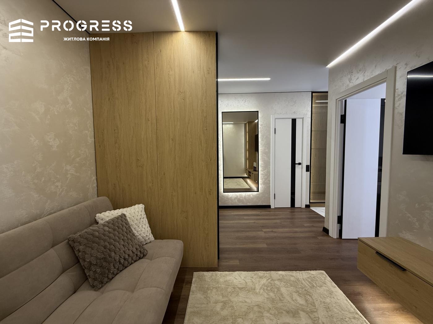 Sale of a 1.5-room apartment in the Knyahynyn residential complex with a view of the Alley. City center - 13