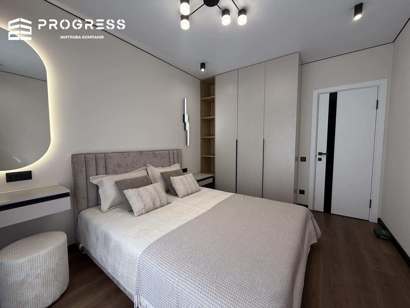 Sale of a 1.5-room apartment in the Knyahynyn residential complex with a view of the Alley. City center - 10