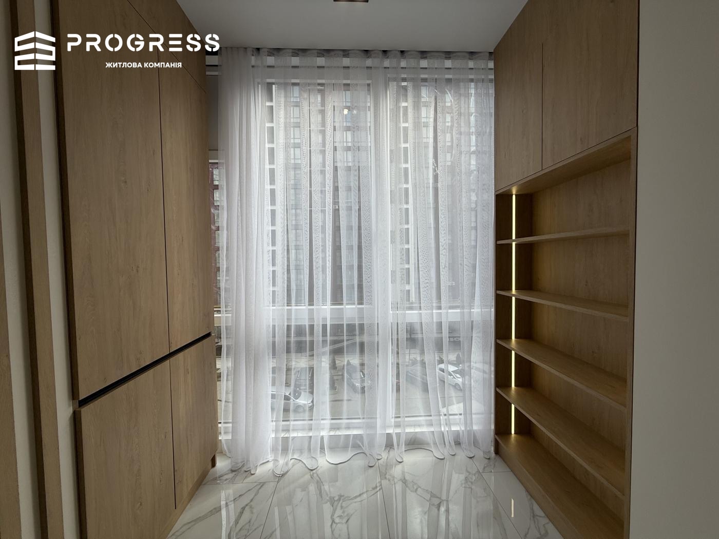 Sale of a 1.5-room apartment in the Knyahynyn residential complex with a view of the Alley. City center - 3