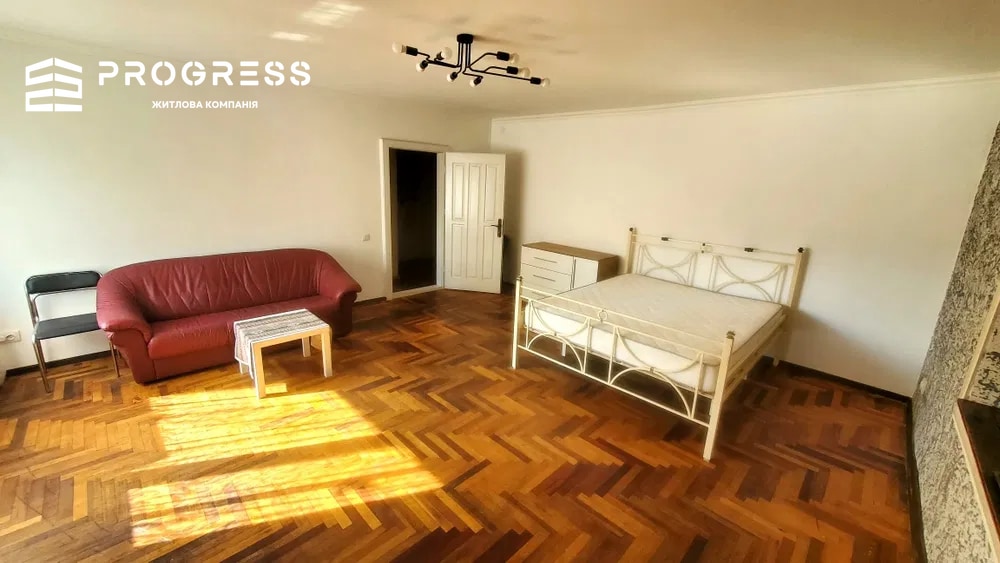 Sale of a 1-room apartment with renovation, North Boulevard 4 in 4