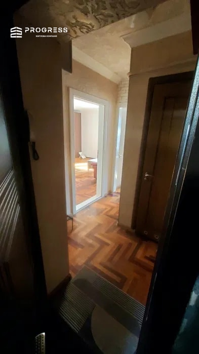 Sale of a 1-room apartment with renovation, North Boulevard 4 in 5