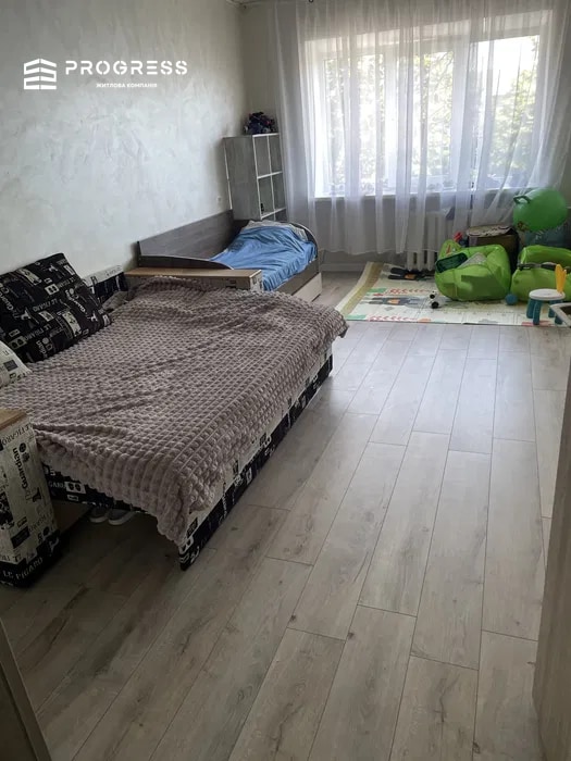 Selling a 2‑room apartment on Pul'ya Street. - 2