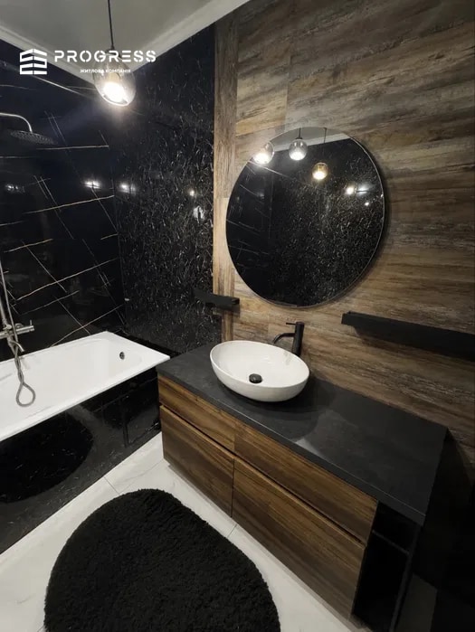 For sale: 2‑room apartment with renovation in the city center. - 2