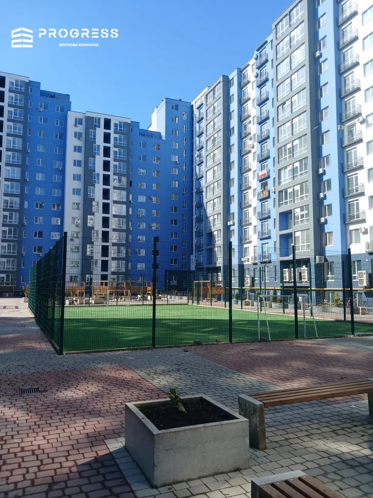 Продаж 1 кімнатна центр міста Княгинин