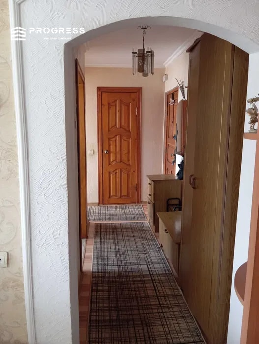 For sale 4-room apartment, B. Khmelnytskyi St. - 11