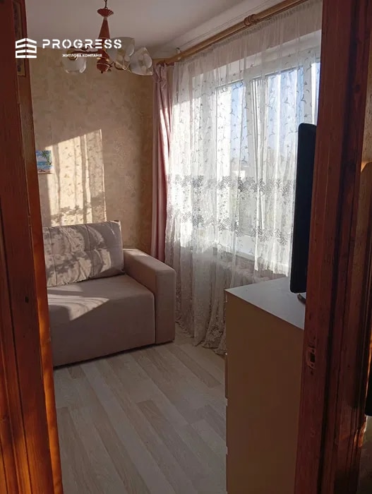 For sale 4-room apartment, B. Khmelnytskyi St. - 14