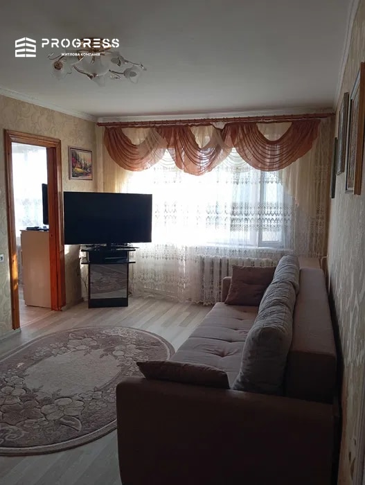For sale 4-room apartment, B. Khmelnytskyi St. - 12