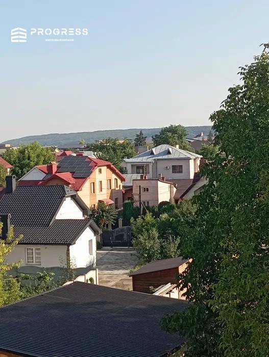 For sale 4-room apartment, B. Khmelnytskyi St. - 7