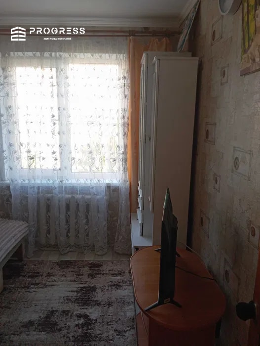 For sale 4-room apartment, B. Khmelnytskyi St. - 2