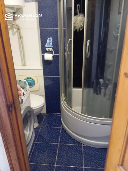 For sale 4-room apartment, B. Khmelnytskyi St. - 5