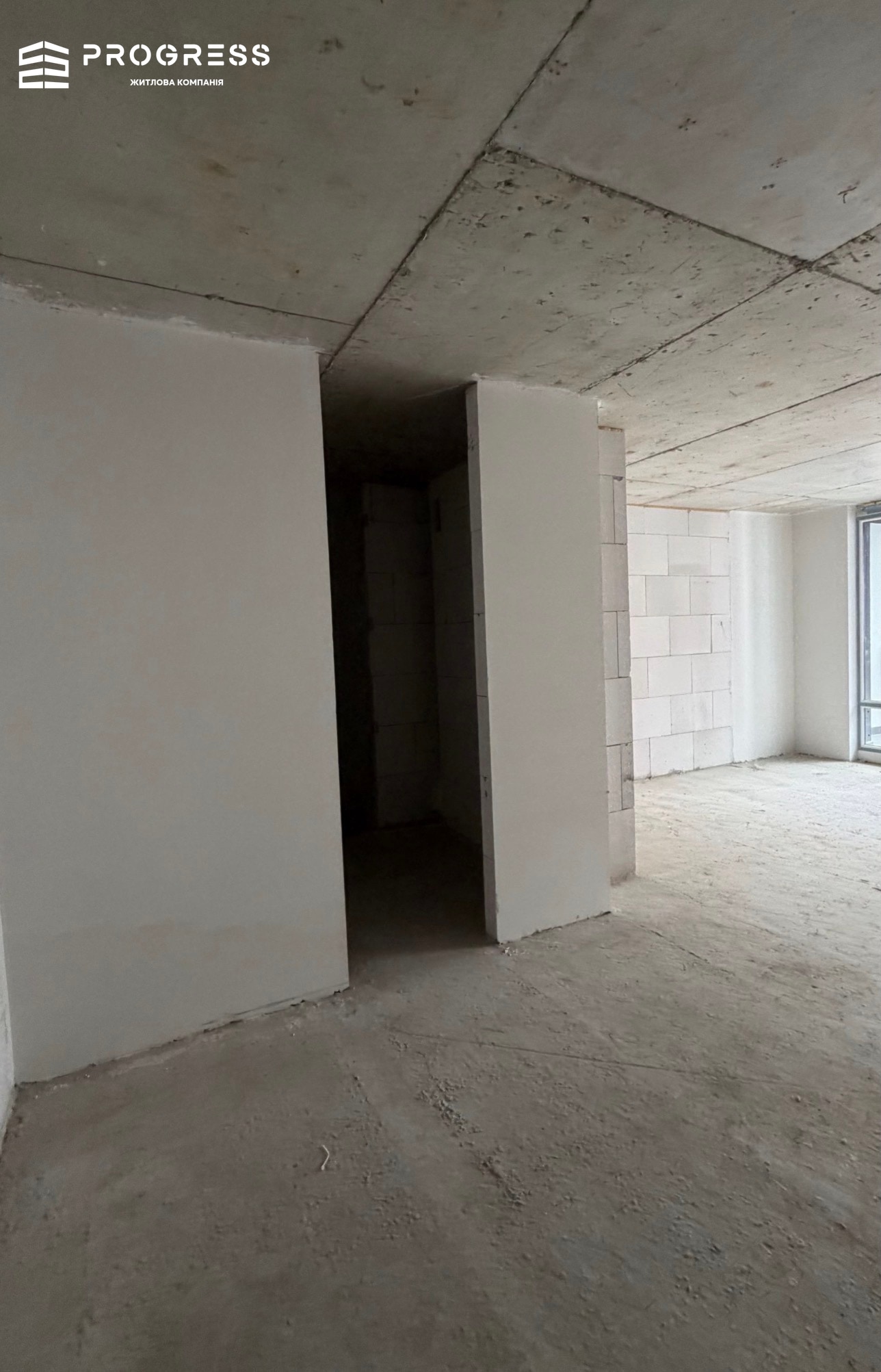 For sale a 2‑room apartment in the residential complex “Manhattan UP”, completed. - 2