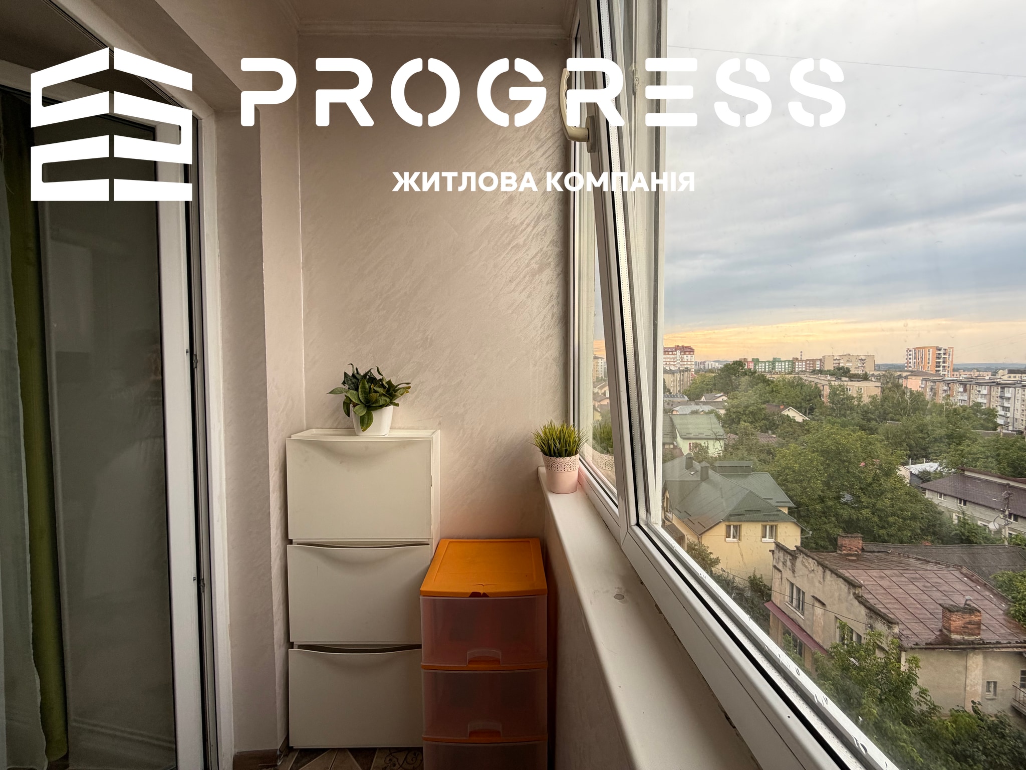 Продаж укомплектованої 2 кімнатної квартири вул. Вовчинецька  - 5