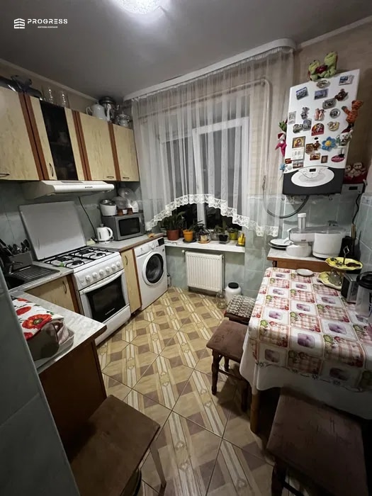 Продається 3 км.квартира вул. Берегова 25 4