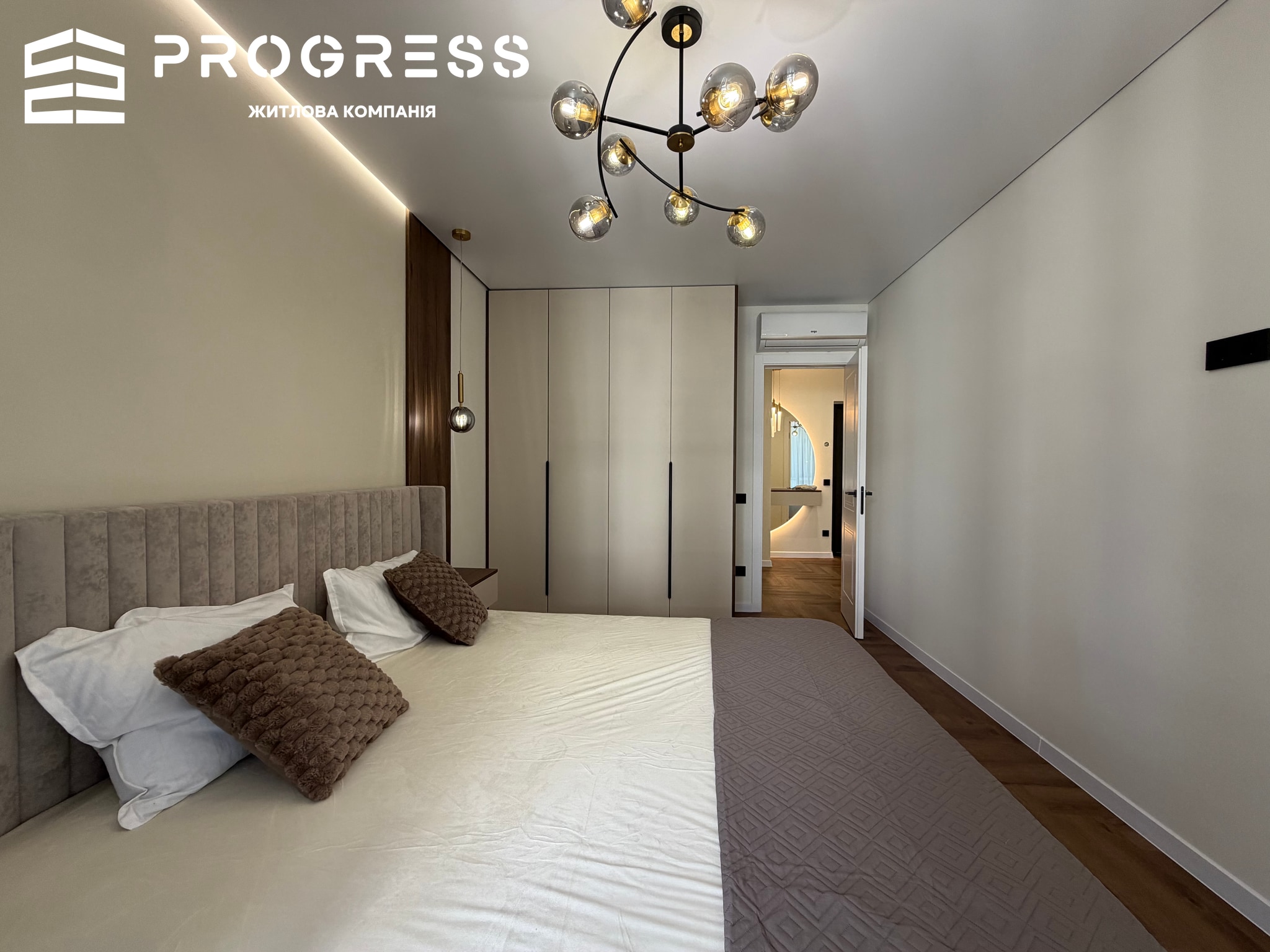 Sale of a 2‑room apartment with 3‑room functionality in the Family Plaza residential complex - 9
