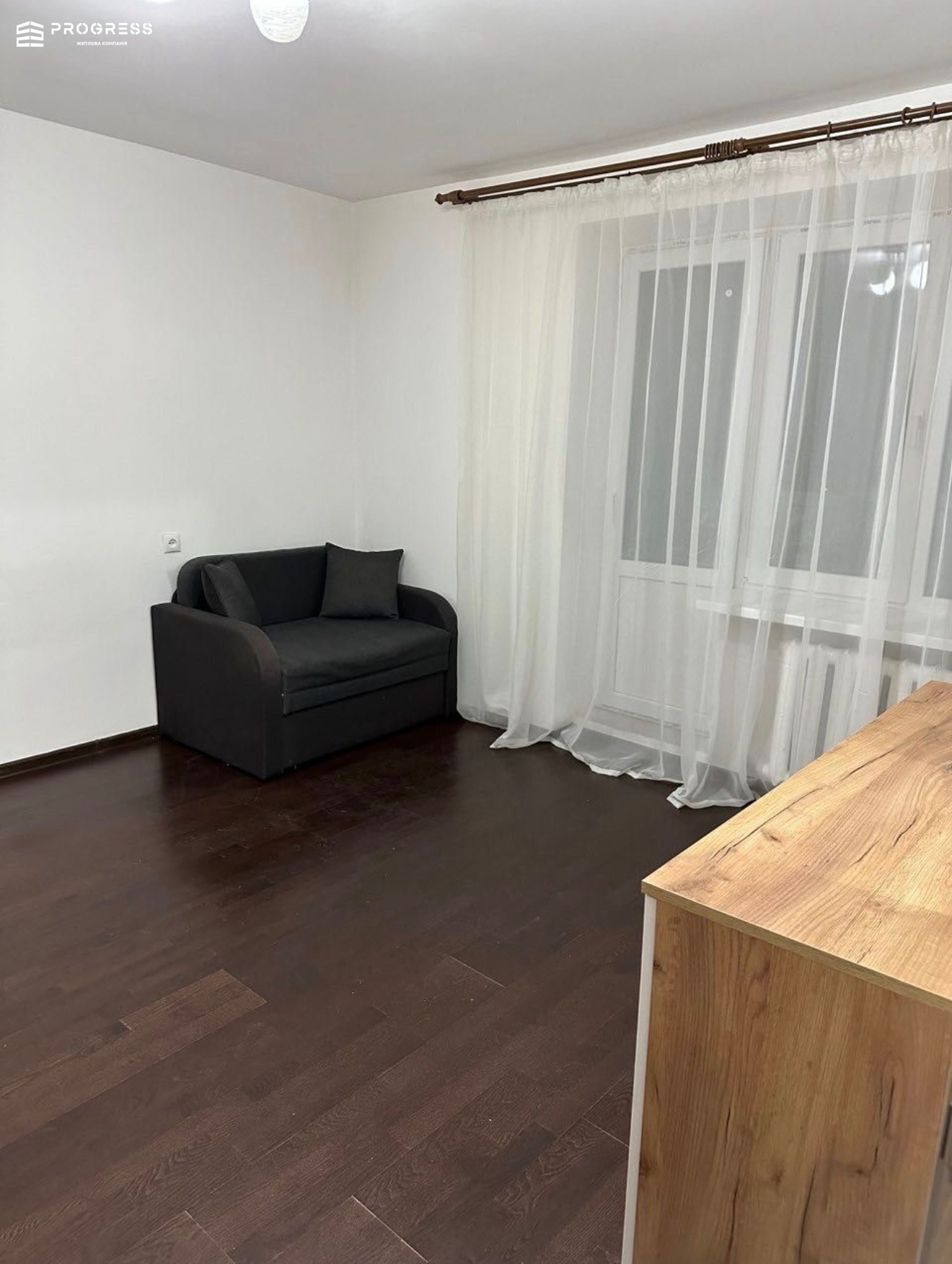 Продаж 1 кімнатної квартири район Каскад вул. Симоненка - 11