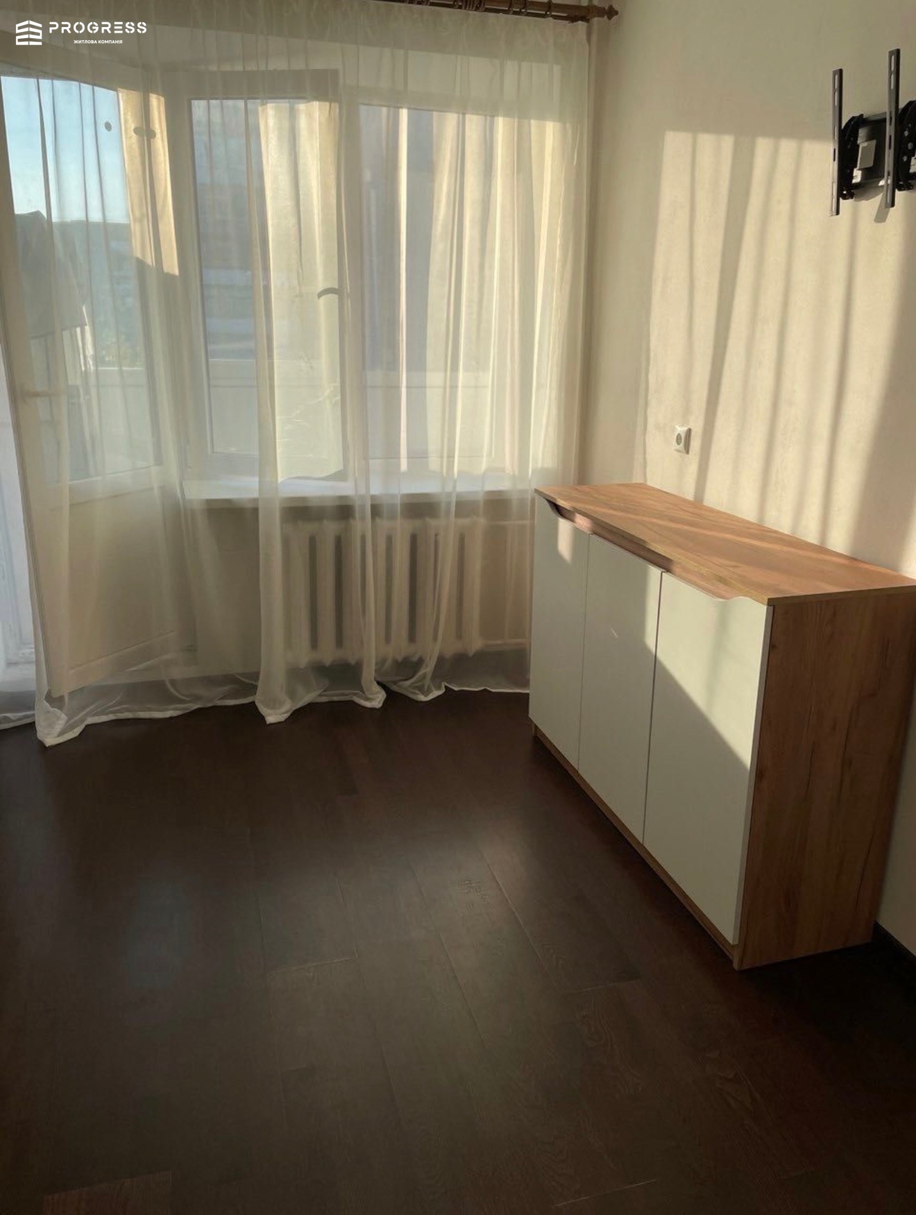 Продаж 1 кімнатної квартири район Каскад вул. Симоненка - 6
