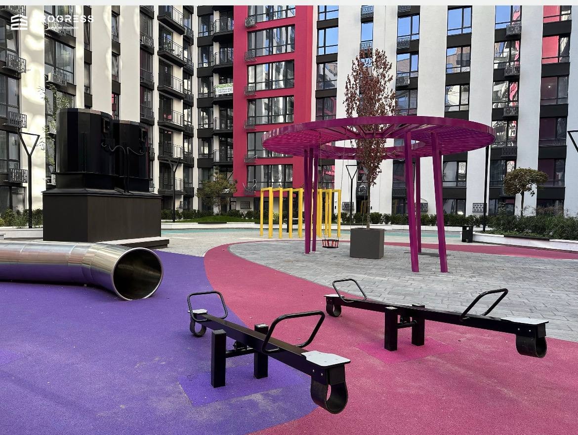 For sale: 1‑room apartment with patio in the Manhattan UP residential complex. - 11