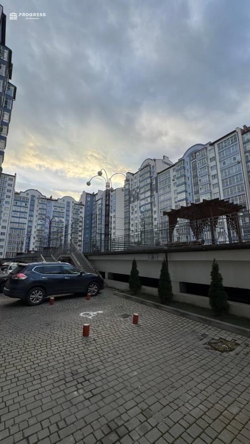 For sale, a 2‑room apartment in the Mistechko Centralne residential complex.
