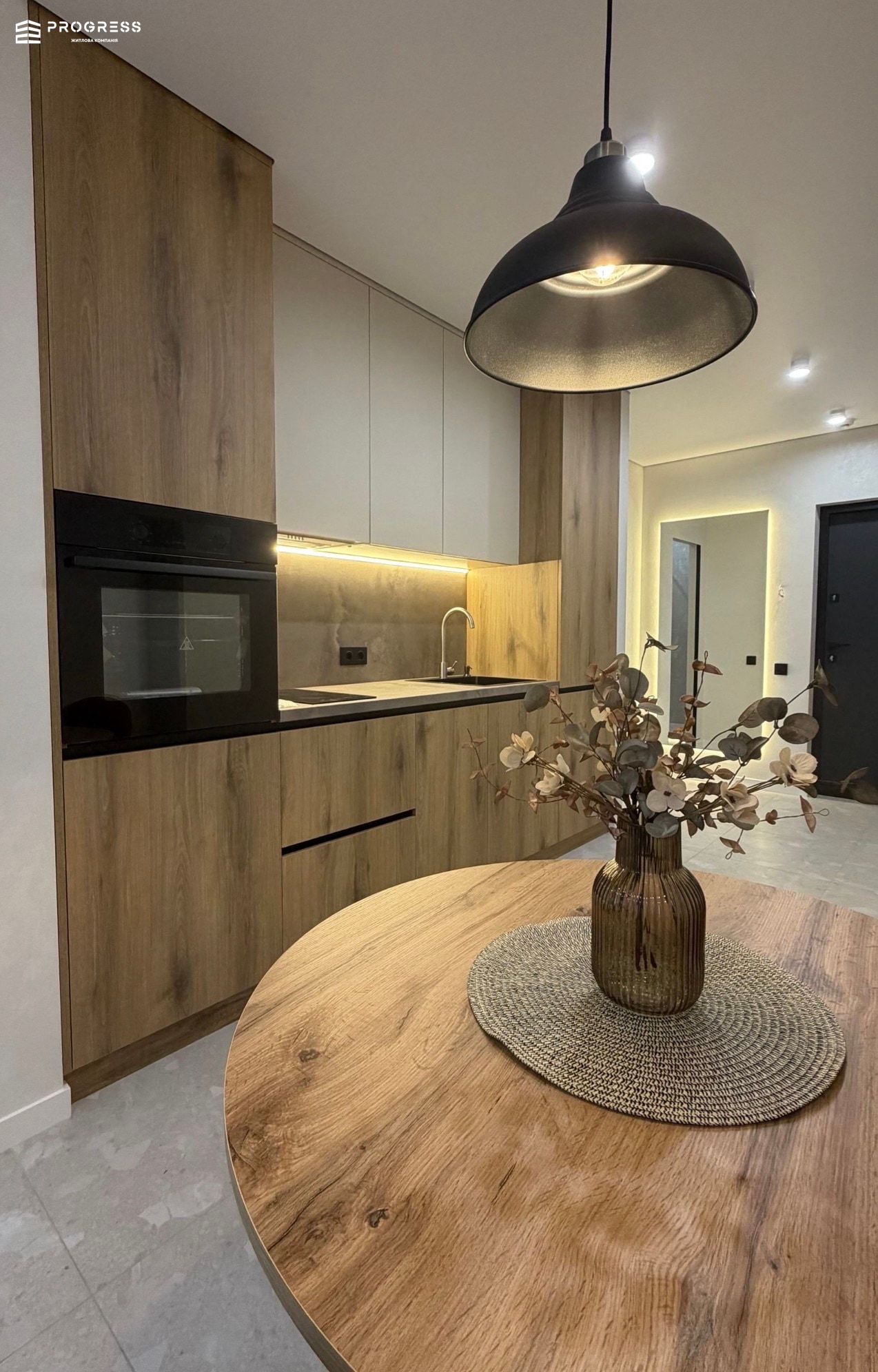 Продаж 1 кімнатної квартири ЖК Manhattan UP з басейном на даху