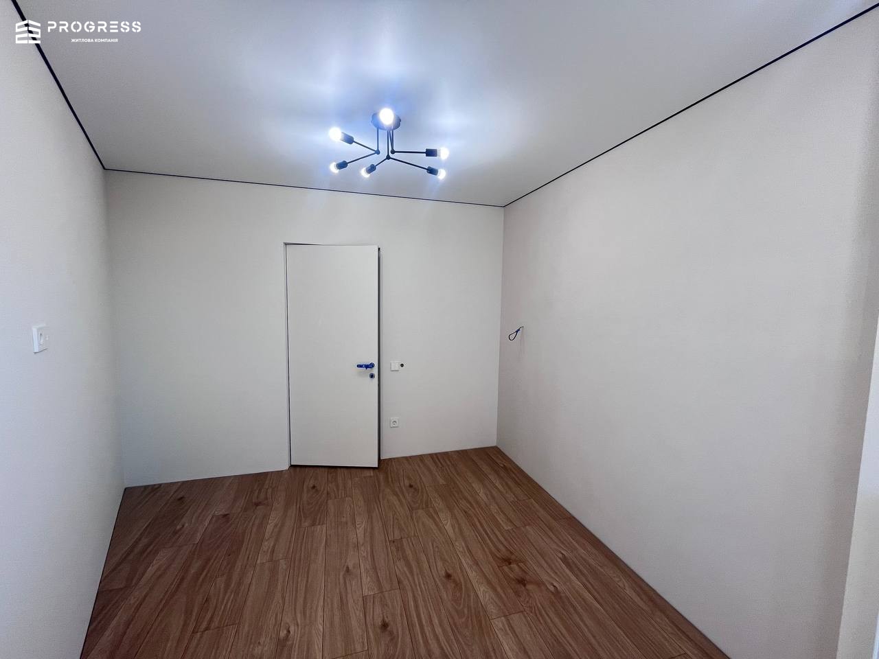 FOR SALE 2-ROOM APARTMENT IN RESIDENTIAL COMPLEX FAMILY PLAZA - 25