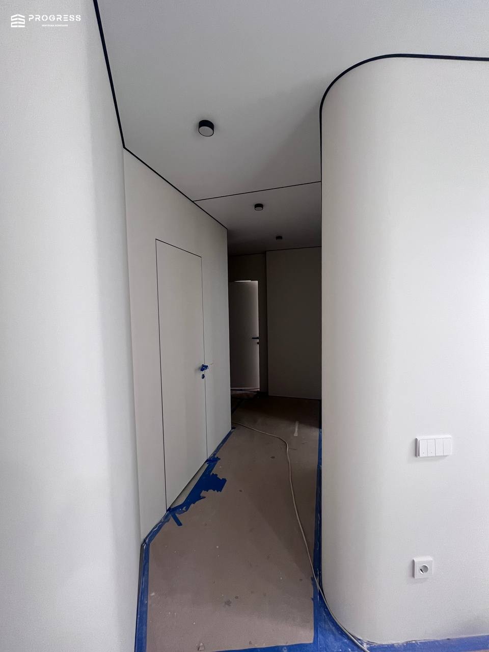 FOR SALE 2-ROOM APARTMENT IN RESIDENTIAL COMPLEX FAMILY PLAZA - 32