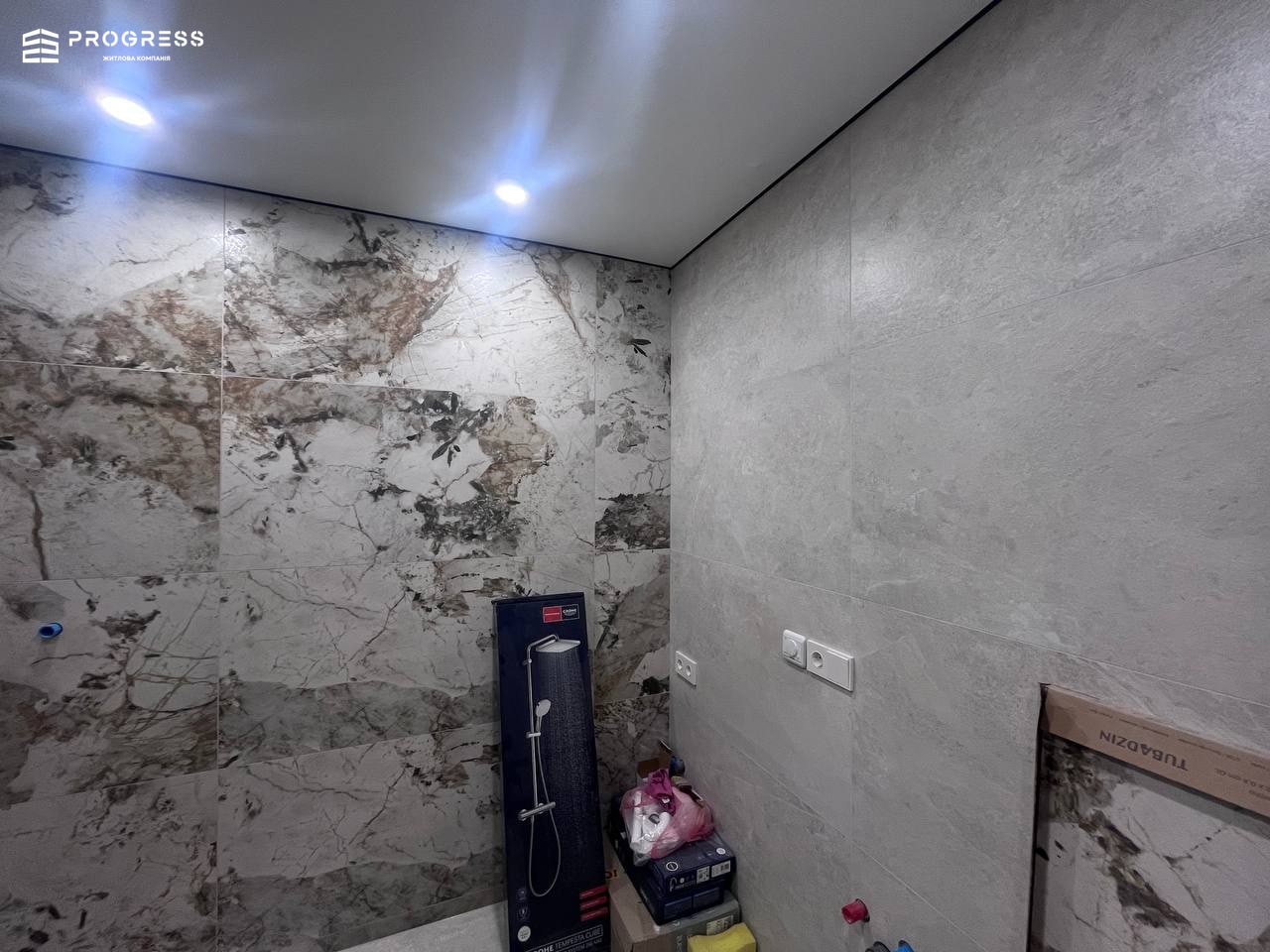 FOR SALE 2-ROOM APARTMENT IN RESIDENTIAL COMPLEX FAMILY PLAZA - 11
