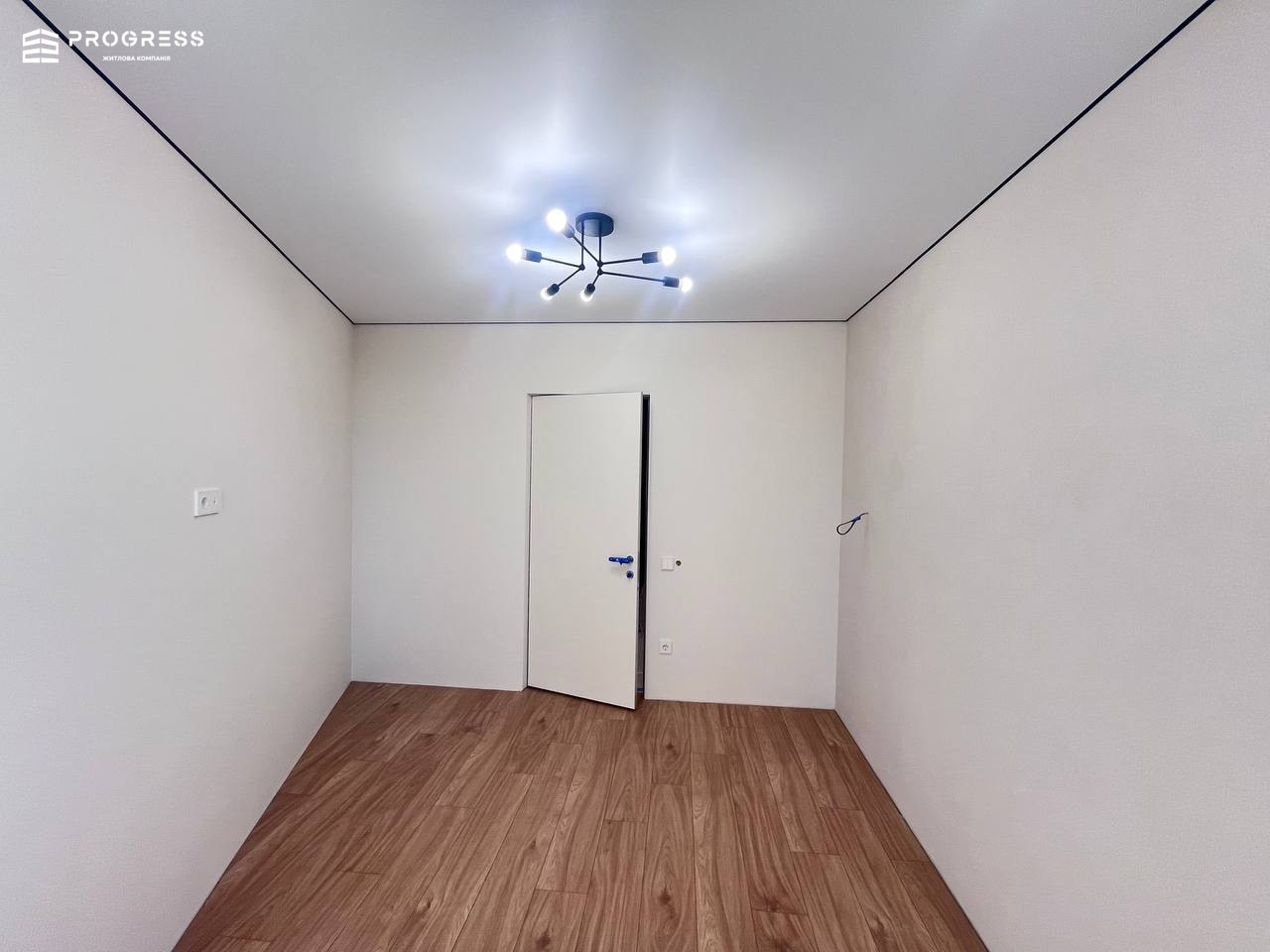 FOR SALE 2-ROOM APARTMENT IN RESIDENTIAL COMPLEX FAMILY PLAZA - 26